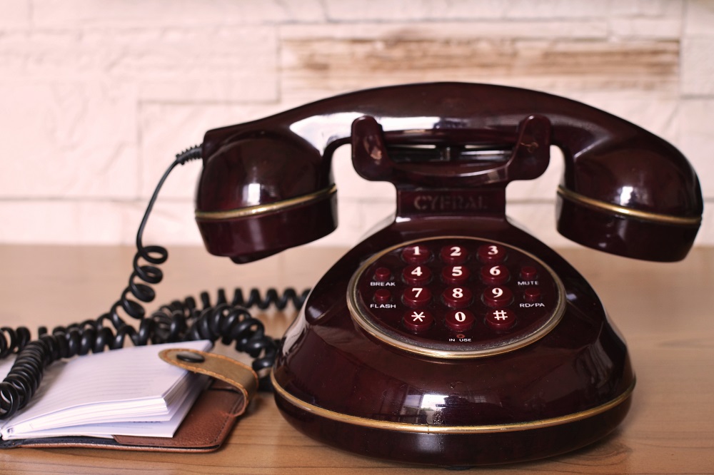 A Brief History of the Home Telephone | italk